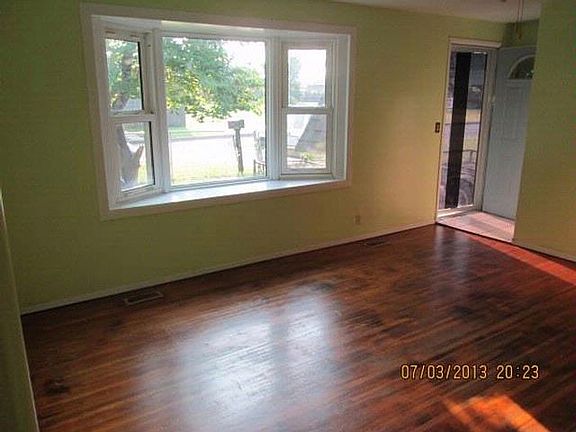5th image of 2436 S Saint Clair Ave