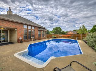 200 Stonebrook Ln, Edmond, OK 73003