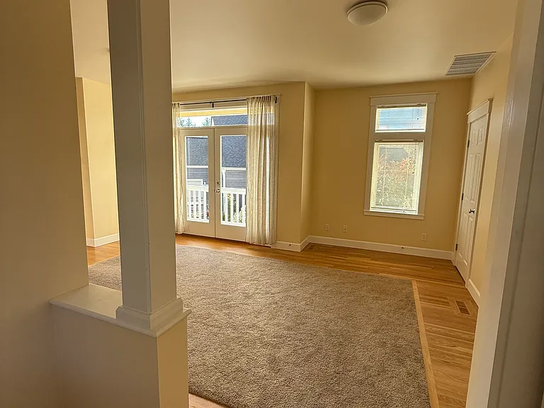 Entry to Living/Dining area.