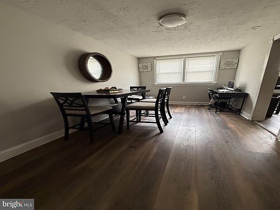 3rd image of 229 W 22nd St