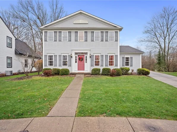 32 Rachels Way, Hudson, OH 44236