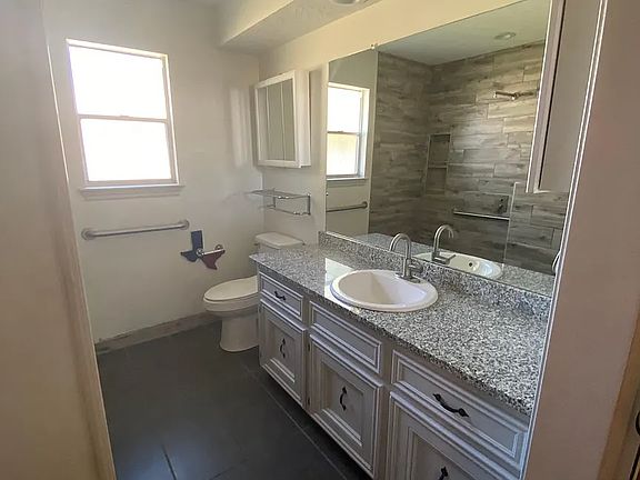 5th image of 403 Texas St #105