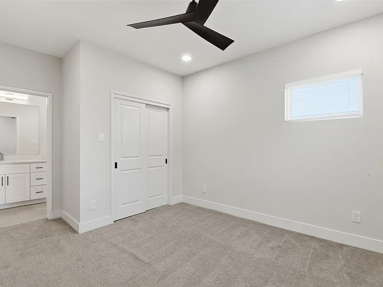 2204 Lou Ellen Ln — Photo 35