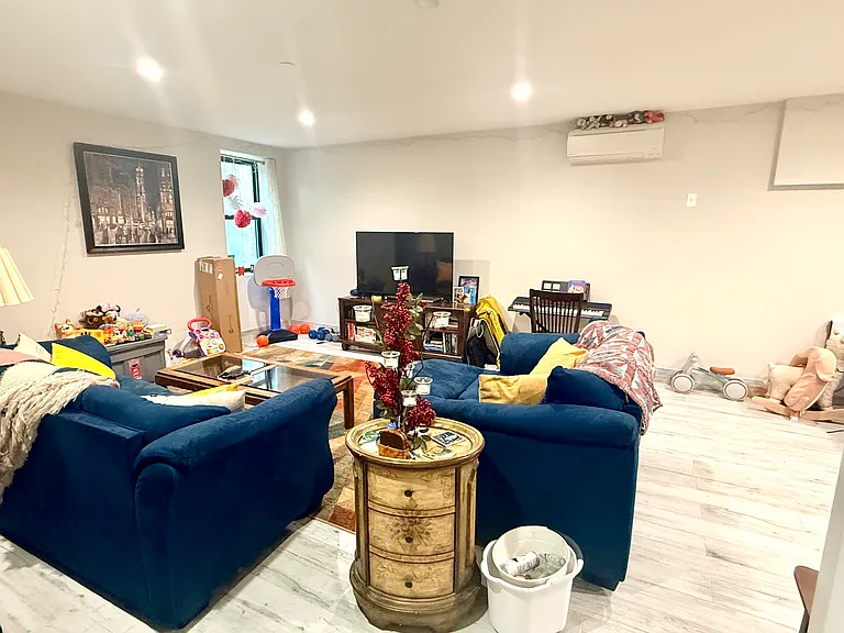 1544 Brooklyn Ave #1B — Photo 13