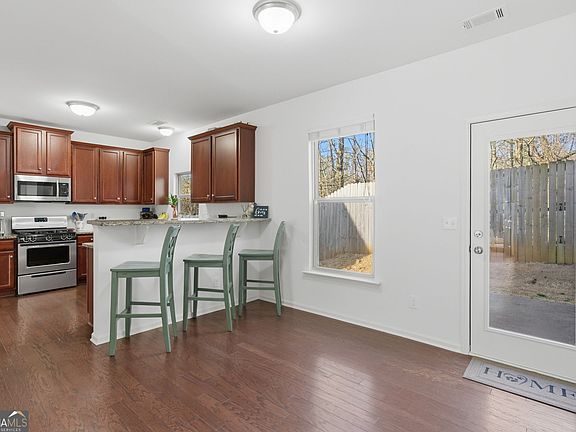 5th image of 246 Manous Way