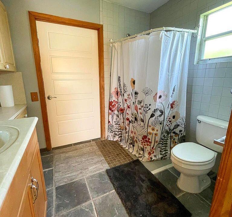1st image of 739 High Street