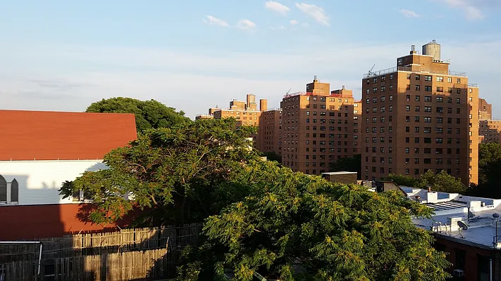 Rented by Helm Management | media 41