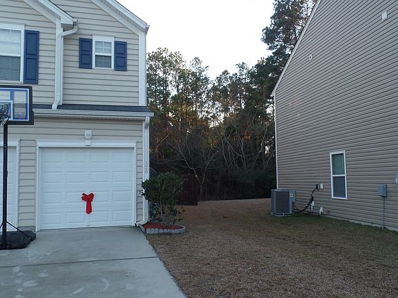 3rd image of 120 Balsam Cir