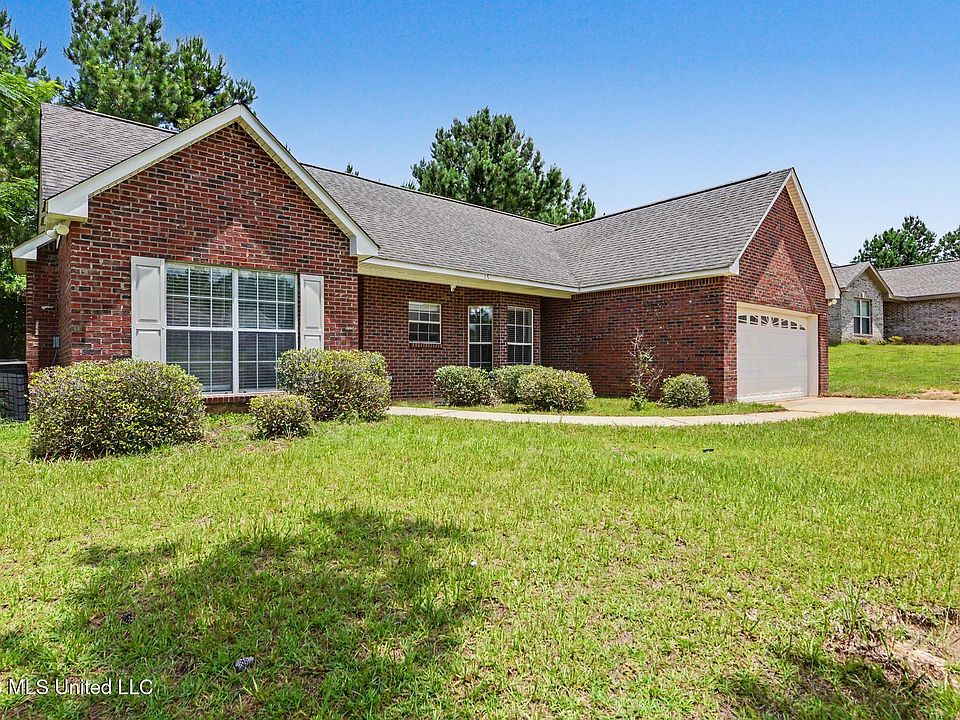 1st image of 16 Sugarloaf Ln