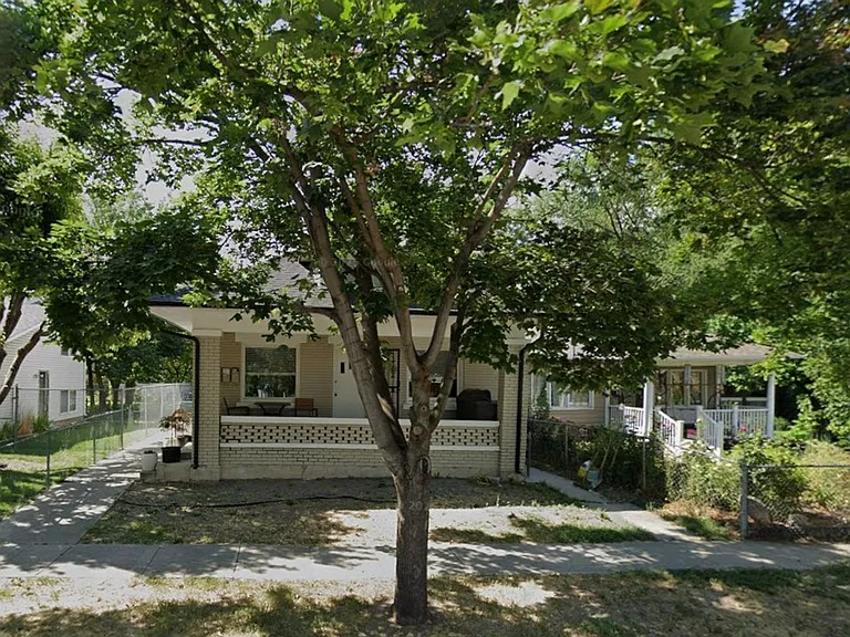 366 E Hubbard Avenue — Photo 1