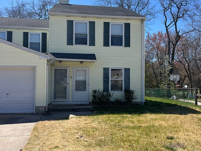 16 Maynard Dr #A — Photo 1
