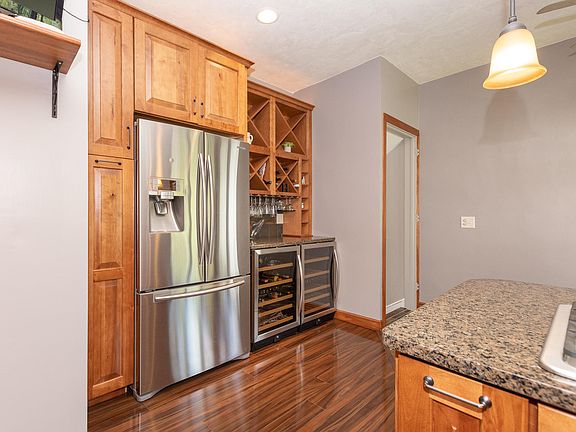 5th image of 2216 S Westnedge Ave