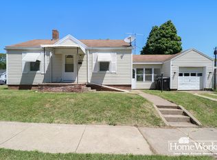 2823 Calhoun St, South Bend, IN 46628