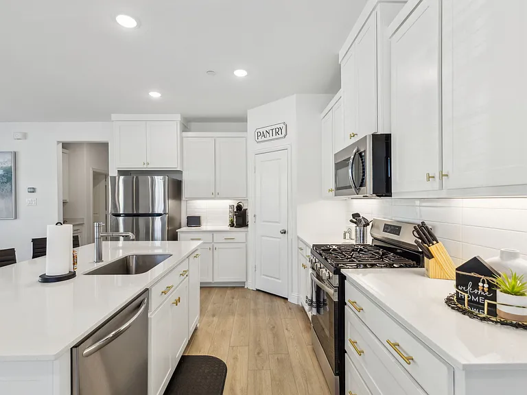 15989 Wax Myrtle St — Photo 11