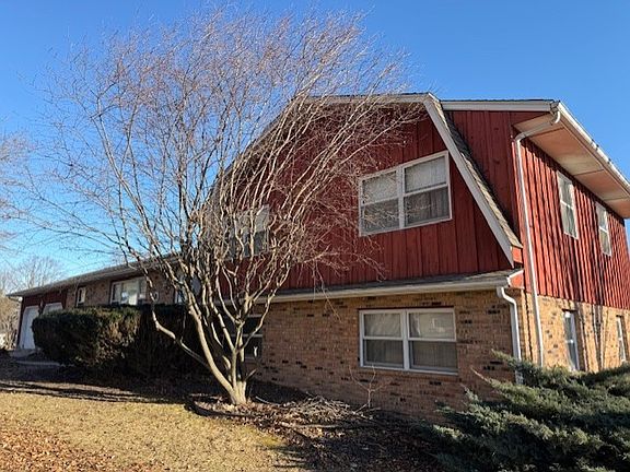 4th image of 8 Pine Ridge Ln