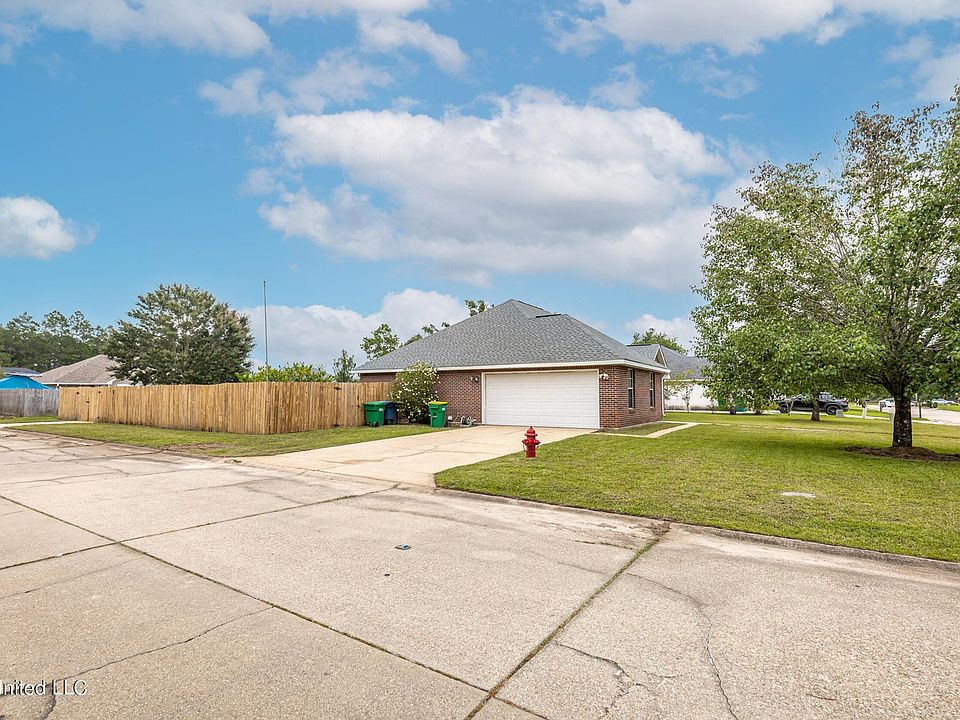 1st image of 7020 Bayou Landing Dr