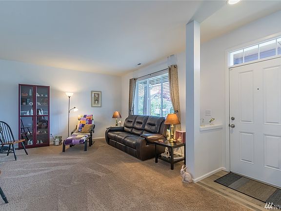 Large living room an entry