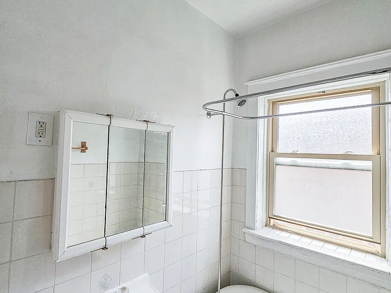 4443 N Damen Ave #H3 — Photo 6