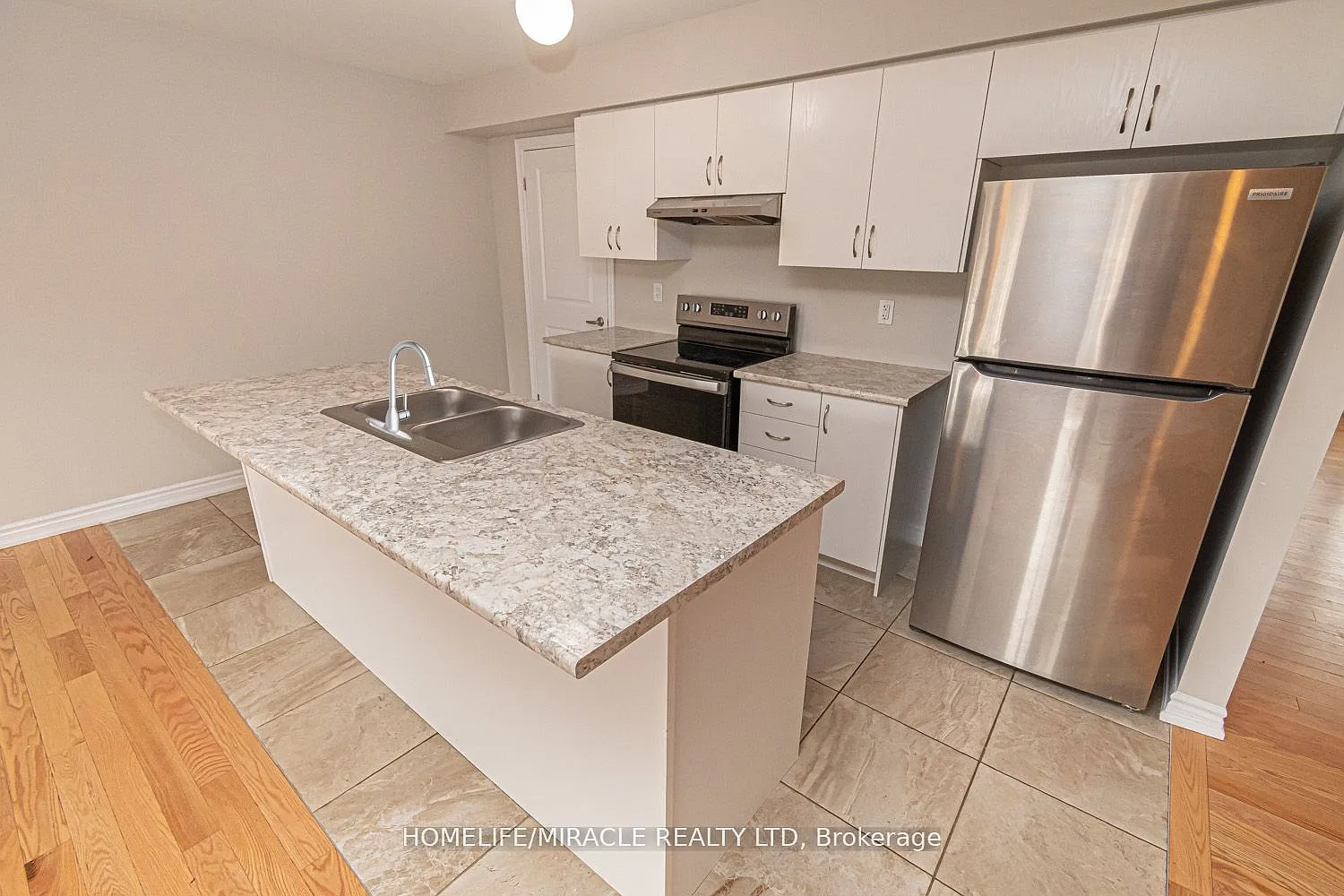 3 bed, $2,300 — Photo 4