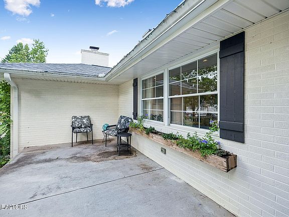 5th image of 1137 View Dr