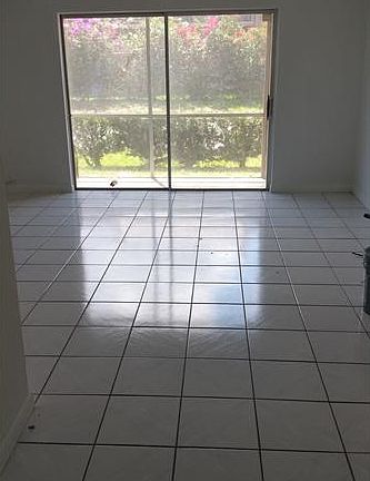 3rd image of 10359 N Kendall Dr APT A1