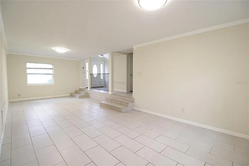 3 bed, 2.0 bath, 2094 sqft, $2,500 — Photo 4