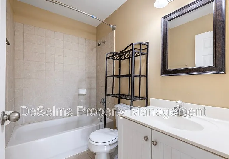 508 S 12th St — Photo 23
