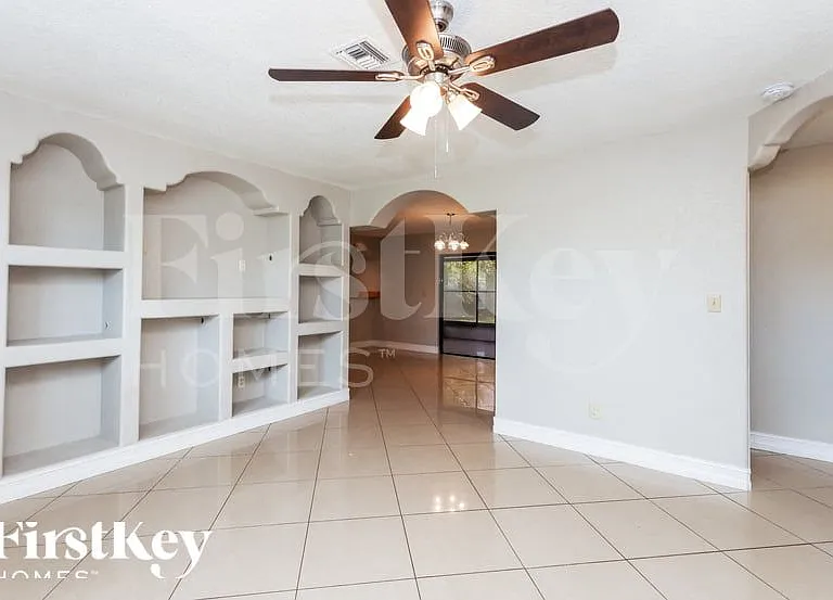 1105 Arthur Ave — Photo 5