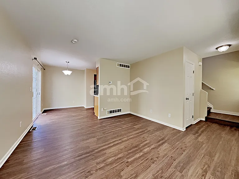 1640 S Buckley Way — Photo 3