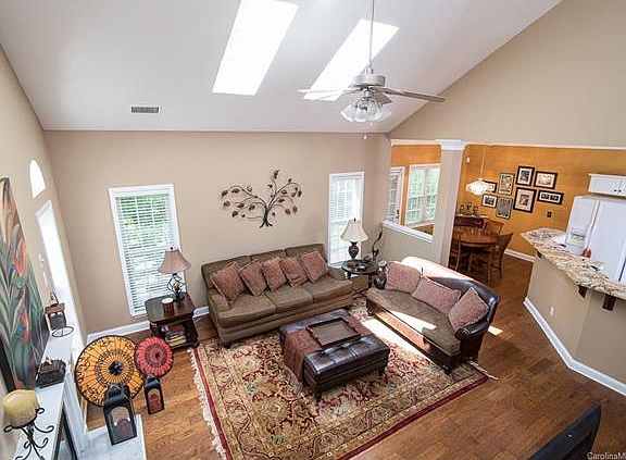 3rd image of 6004 Forest Pond Dr