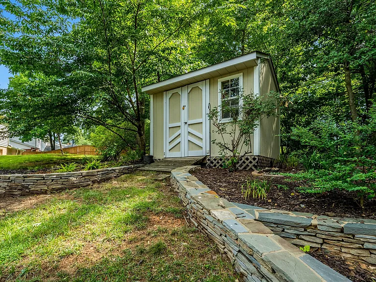 6717 Reynard Dr — Photo 54