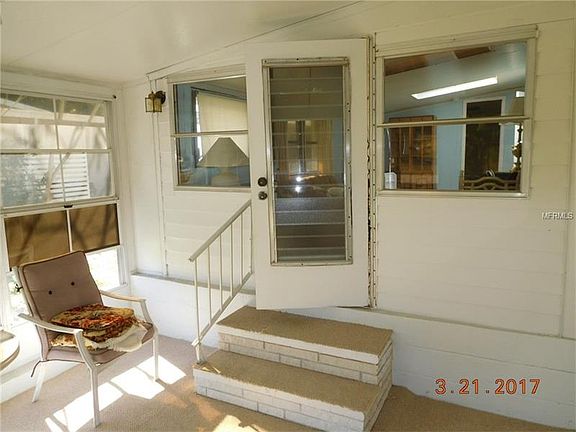 4th image of 2405 Heron Ln