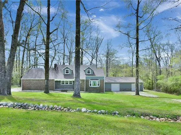 661 Downing Pl, Smiths Station, AL 36877