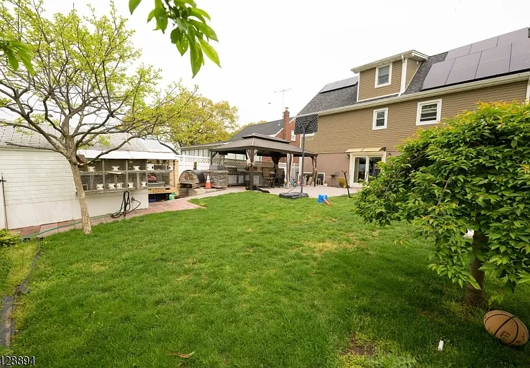 487 Macarthur Ave — Photo 28