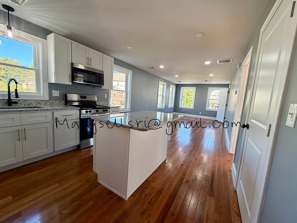 Open Space Kitchen, dining room and living room