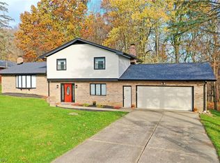 637 Esme Dr, Girard, OH
