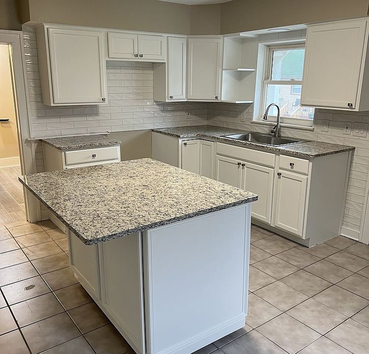 1st image of 824 Pine St #0