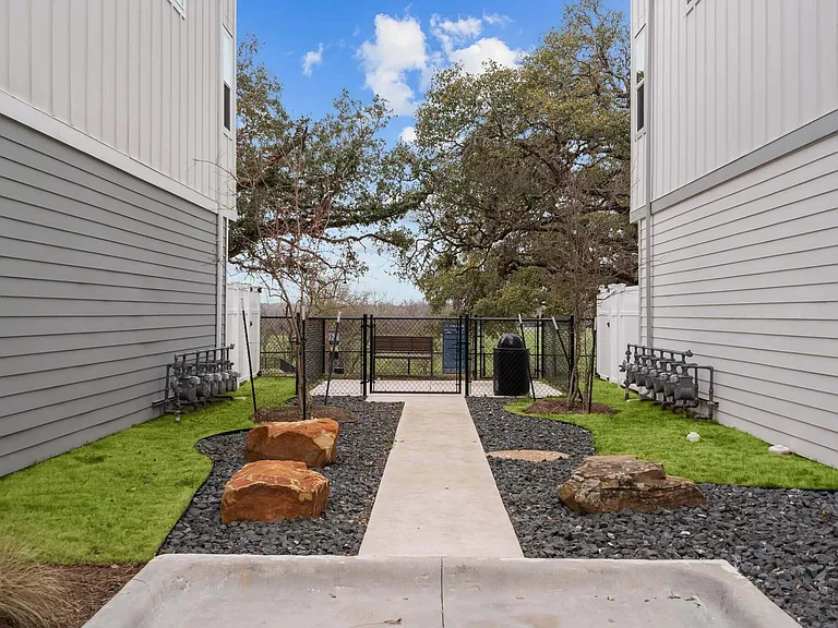 Villae ATX Luxury Rental Townhomes — Photo 23