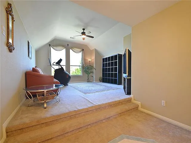 2409 Tivoli Dr — Photo 7
