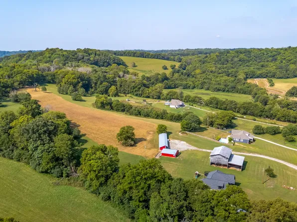 2868 Pullens Mill Rd, Culleoka, TN 38451
