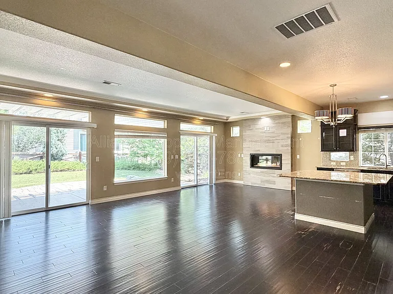 8284 Cypress Wood Dr — Photo 3