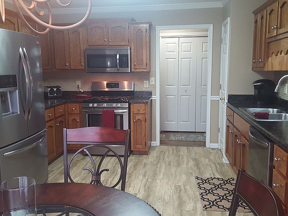 2nd image of 1674 Creely Dr