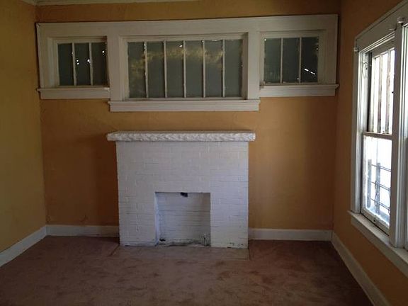 Living room Unit 1