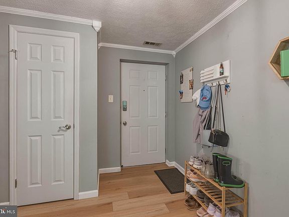 3rd image of 59 Sweetfern Ct
