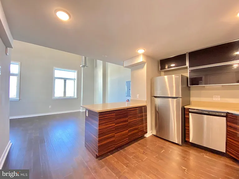 1 W Main St #510 — Photo 4