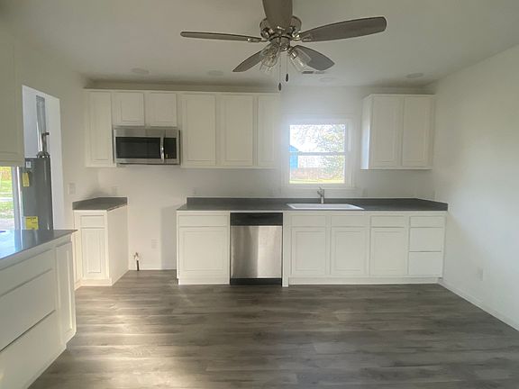 5th image of 1605 S Vermillion St