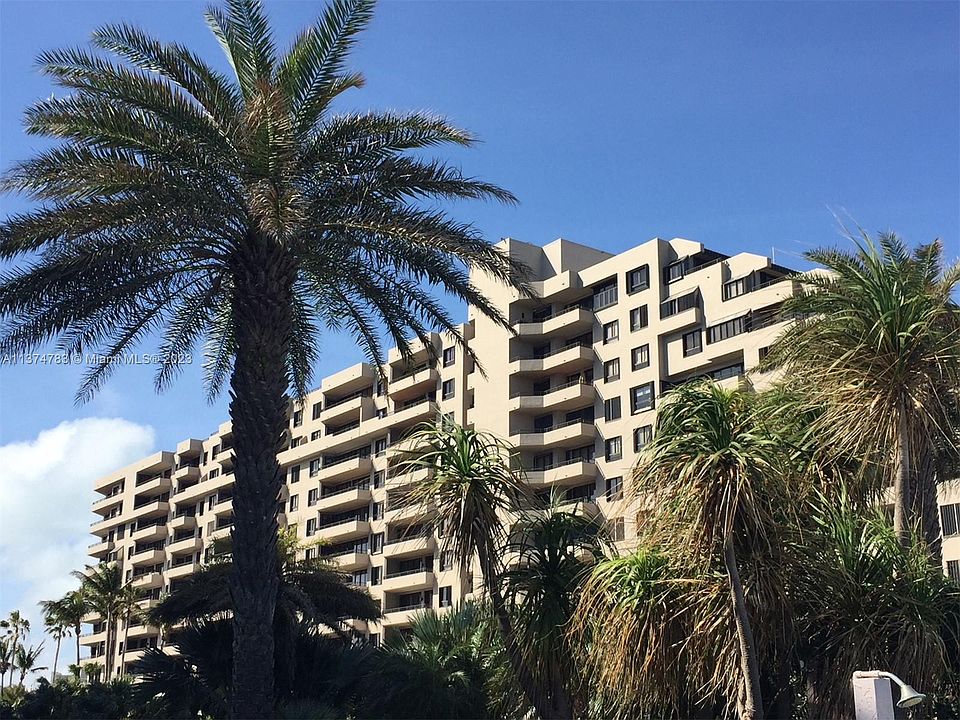 1st image of 251 Crandon Blvd APT 1028