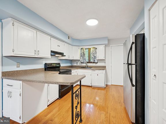 5th image of 105 Grant Rd