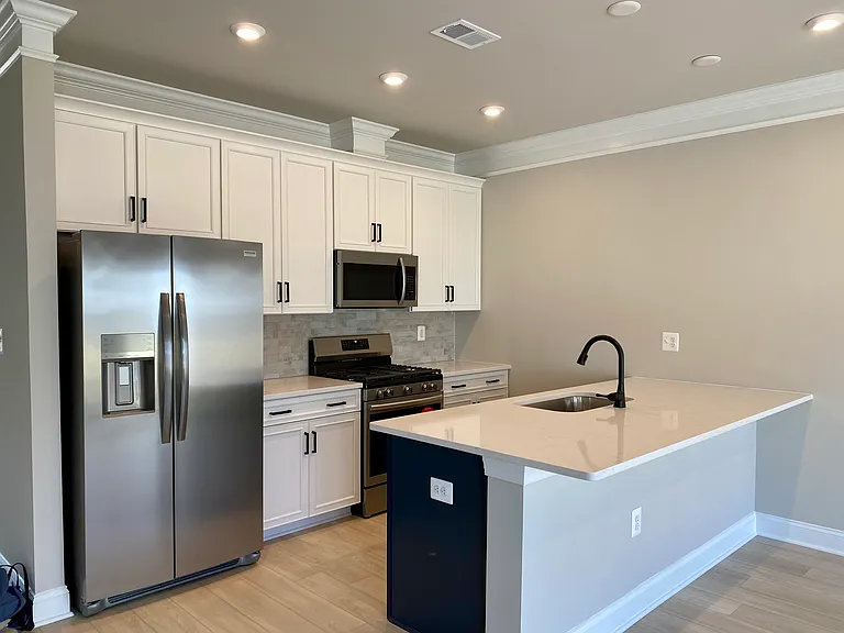 209 Sunbird Ln — Photo 4