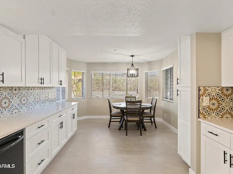 2735 N Diego Cir — Photo 6